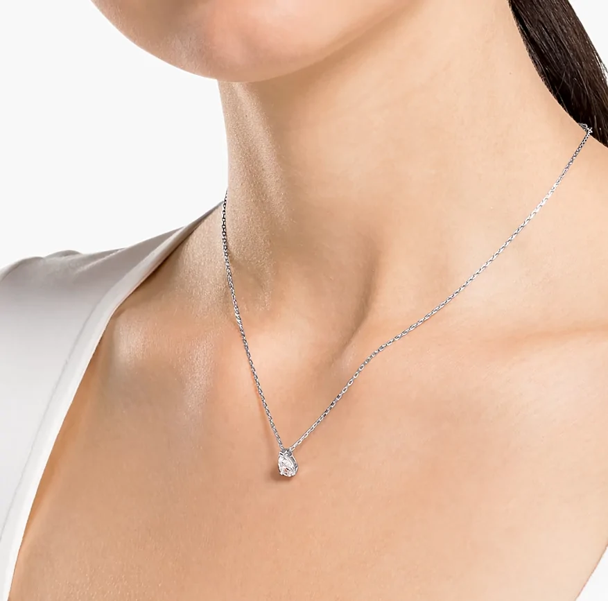 Tidløst smuk halskæde og øreringe med funklende hvide Swarovski krystaller, Swarovski Attract - Image 2
