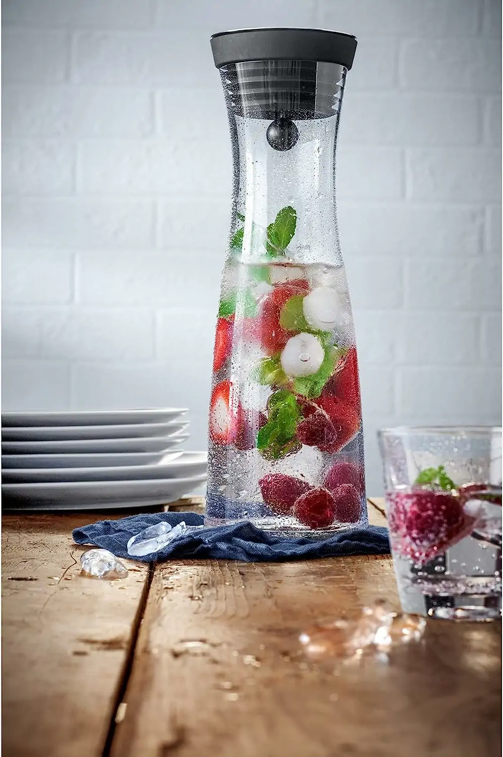WMF vandkaraffel, 1,0 l, højde 29 cm, glaskaraffel, silikonelåg - Image 2