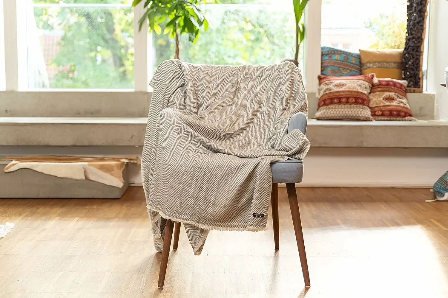 Luksus kashmirtæppe 125x250 cm, 100% kashmiruld, håndvævet, perfekt som hyggetæppe til sofa og seng, lysegrå, sildebensmønster - Image 6